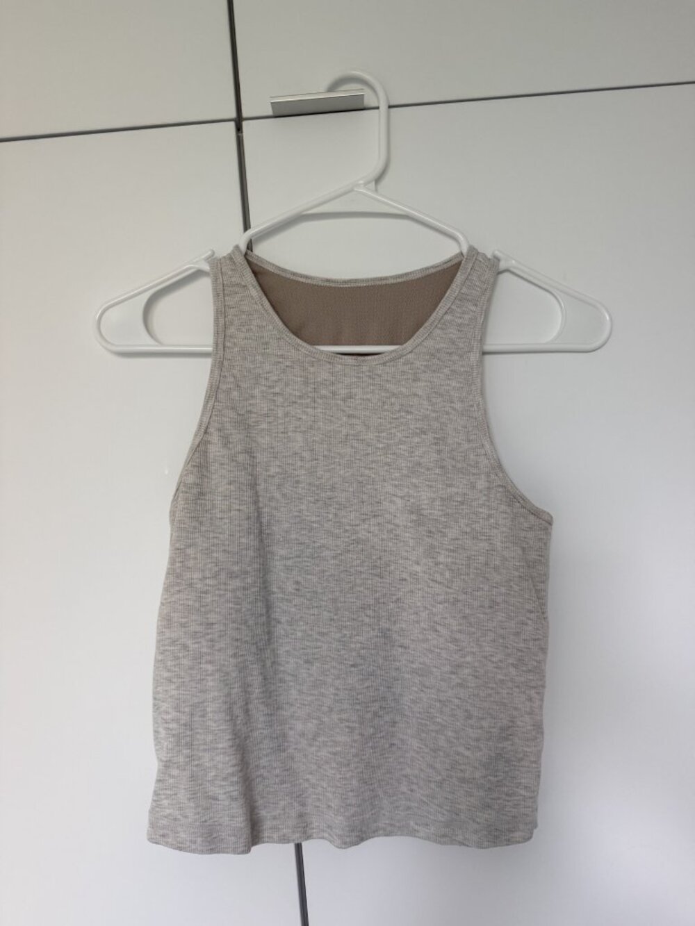 Vuori Pose Plyo Ribbed Tank Medium Heather Gray Built In Bra No Pads